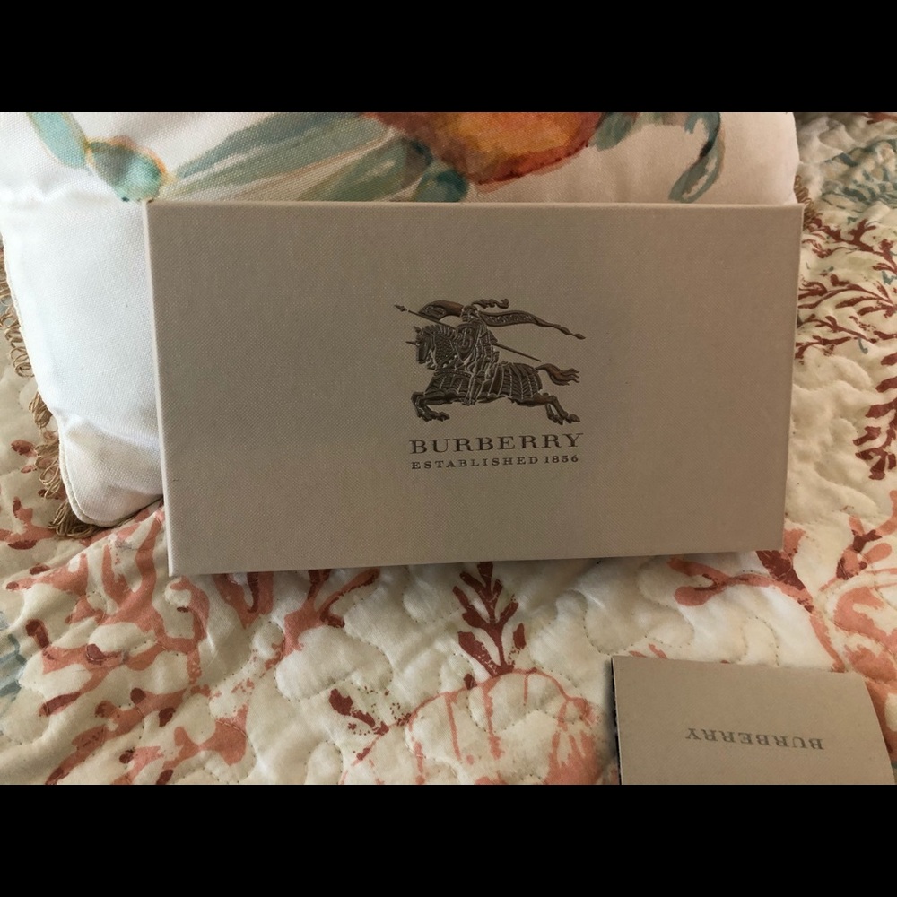 Burberry gift box